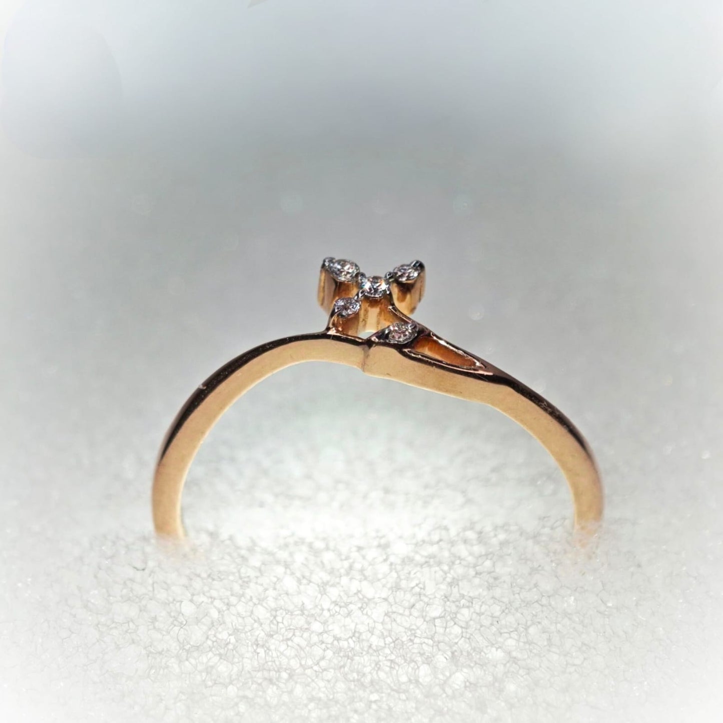 18K DIAMOND RING