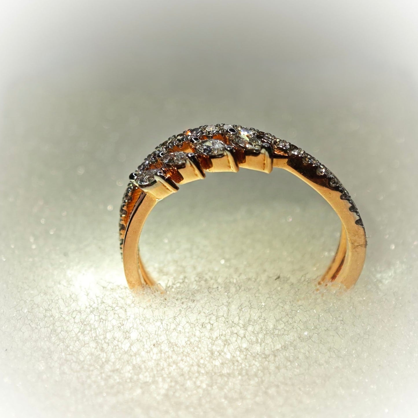 18K DIAMOND RING