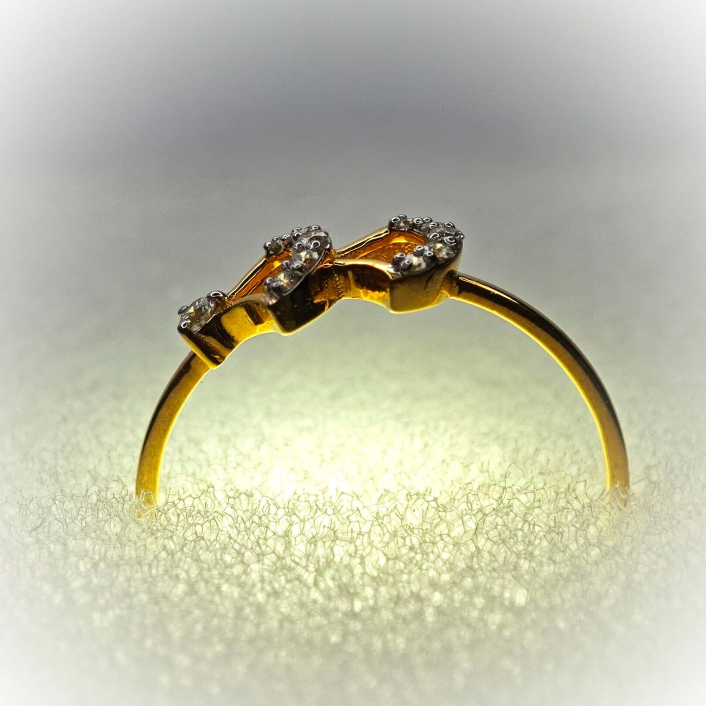 18K DIAMOND RING