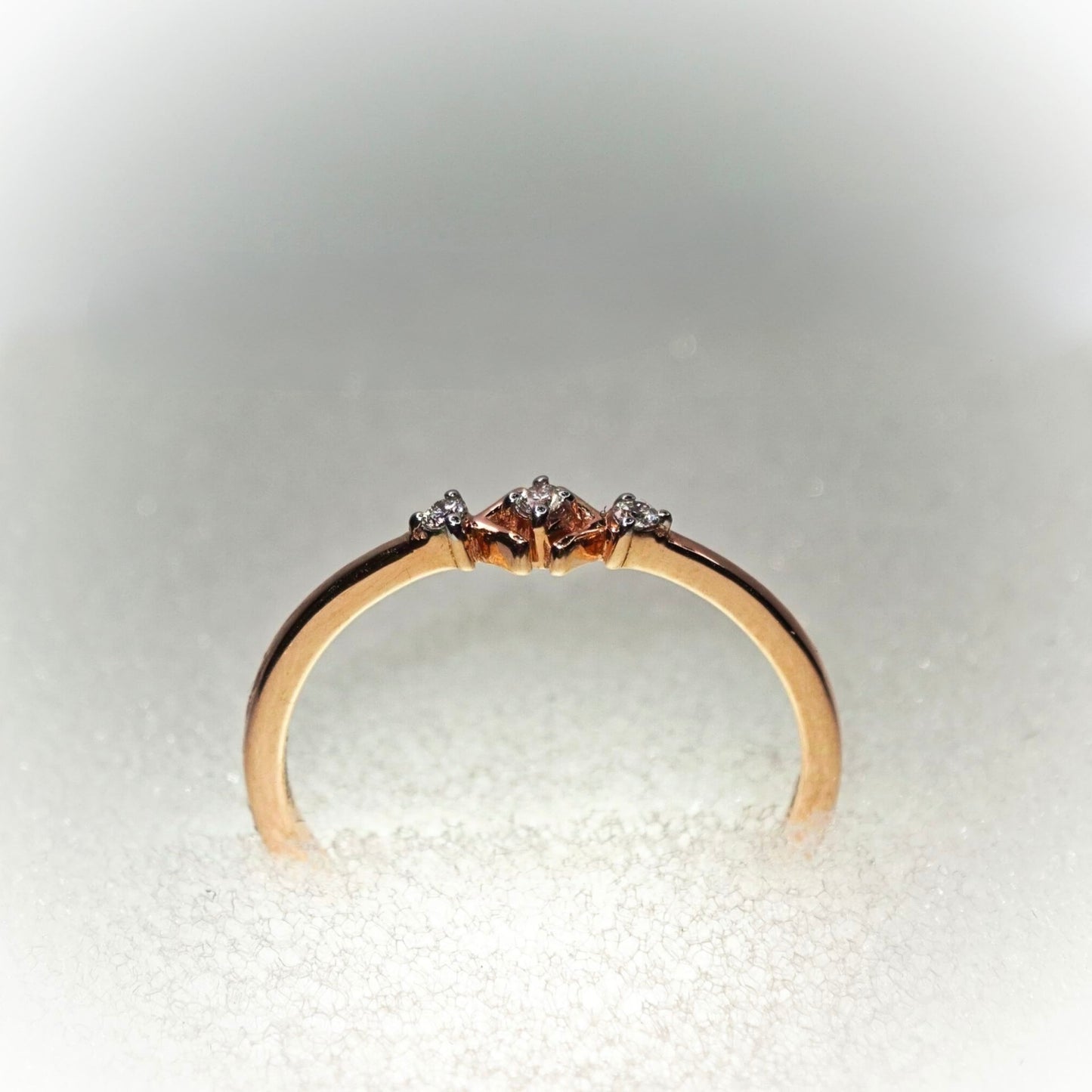 18K DIAMOND RING