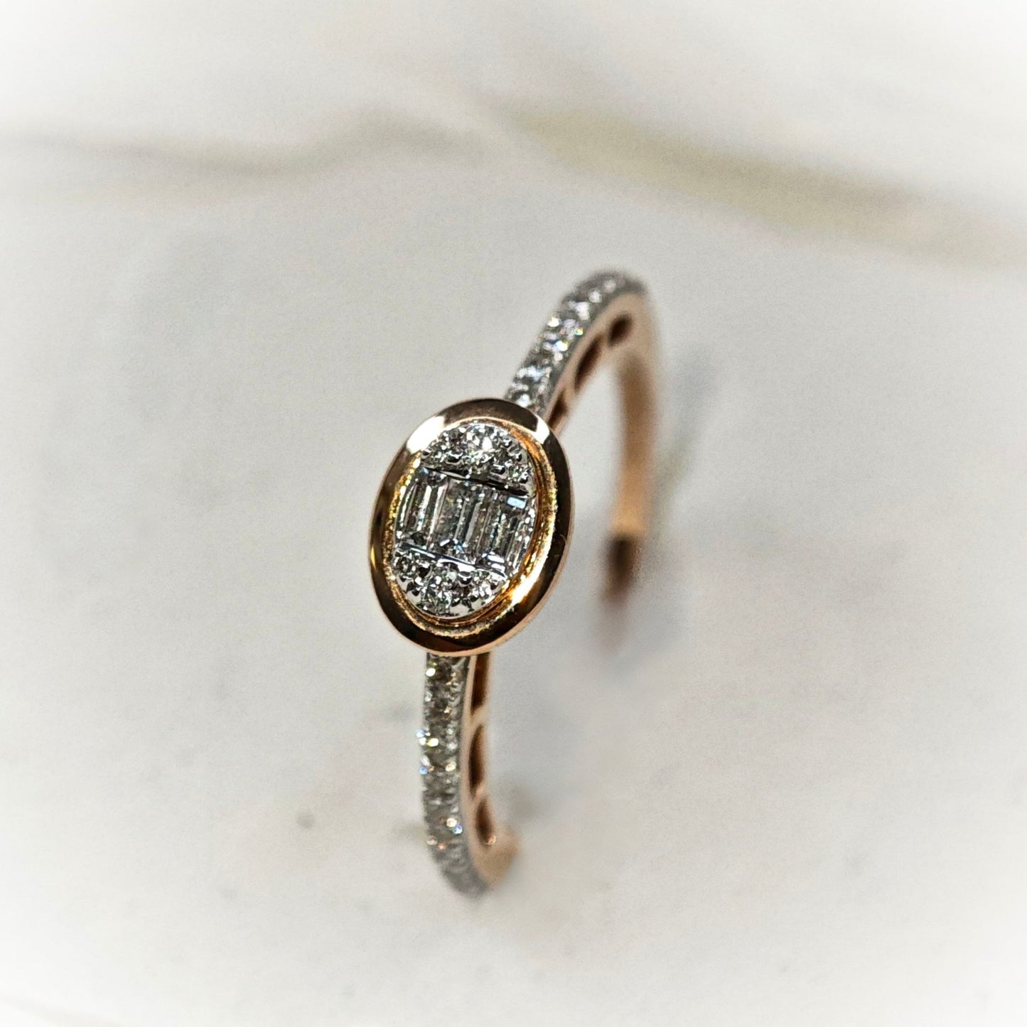 18K DIAMOND RING