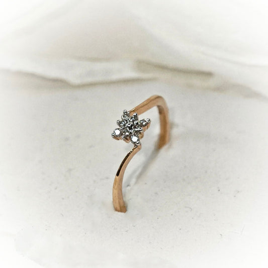 18K DIAMOND RING