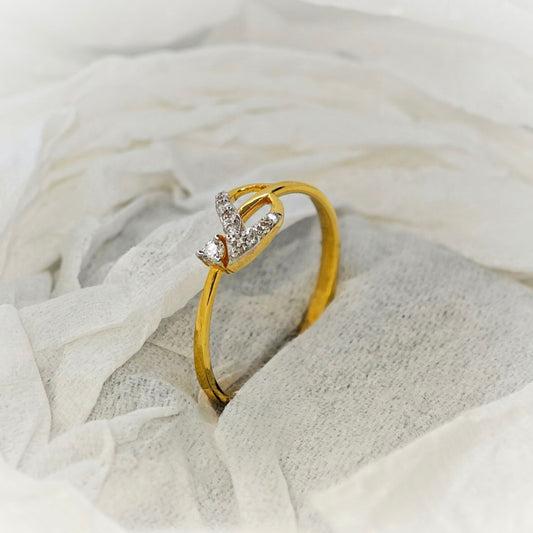 18K DIAMOND RING