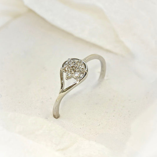 18K DIAMOND RING