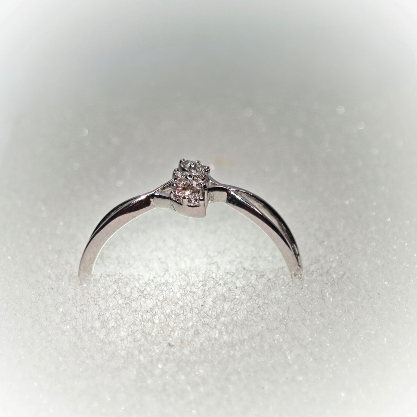 18K DIAMOND RING