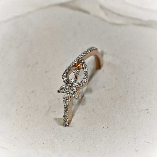 18K DIAMOND RING